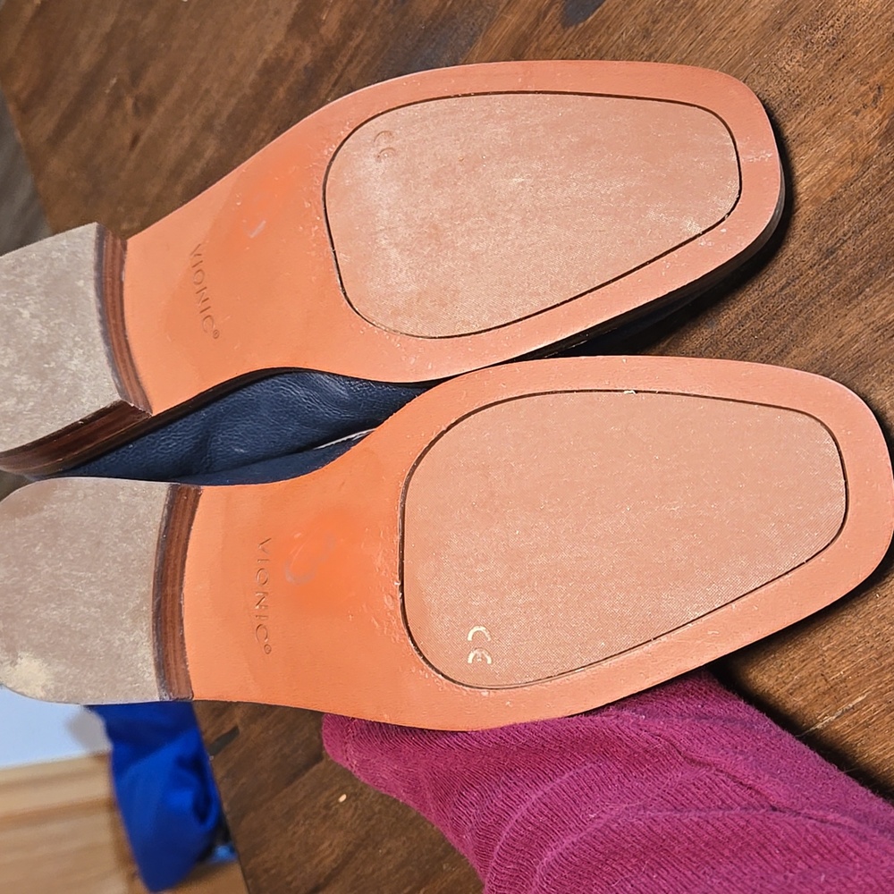 Vionic Navy and Cream Loafers Sellahh II Leather Loafers Navy And Cream 7.5 - Picture 5 of 7